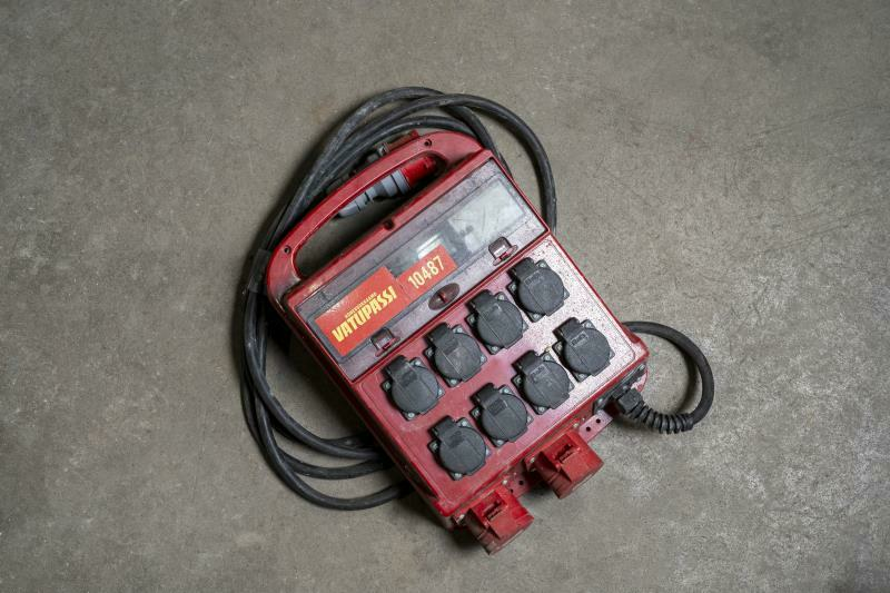 Alakeskus 16a vikavirtasuojalla sis. liitosjohdon